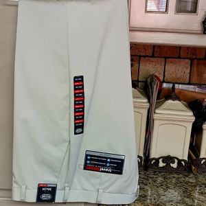 Men's Round tree &Yorke Khakis